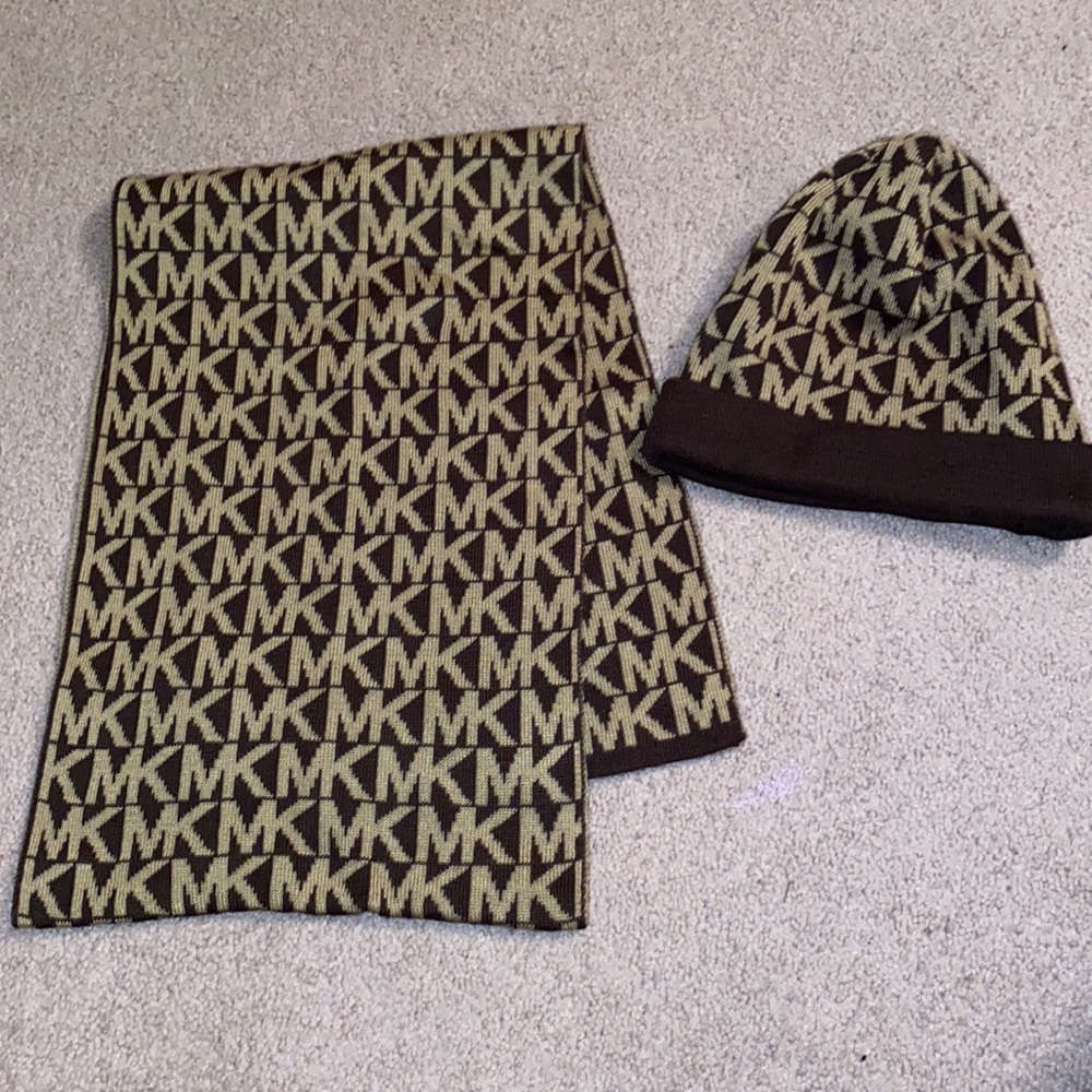 Michael Kors beanie & scarf combo